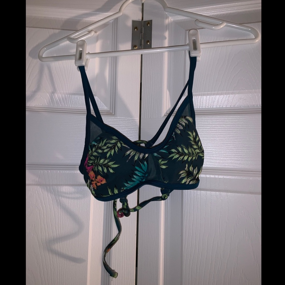 Xhilaration swimsuit top